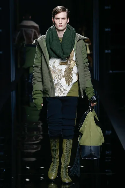 Look 15